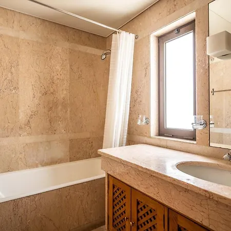 Apartment Ferienwohnung Fuer 4 Personen Ca 130 Qm In So Martinho, Madeira Und Umgebung